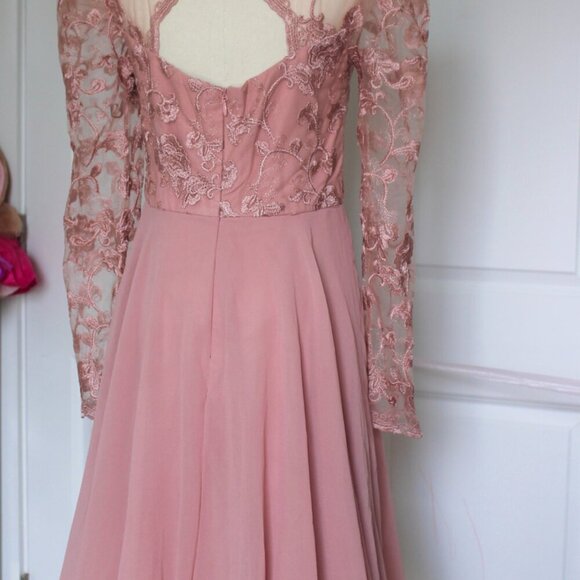 Chi Chi London Dorothee Skater Dress in Pink - Picture 3 of 12